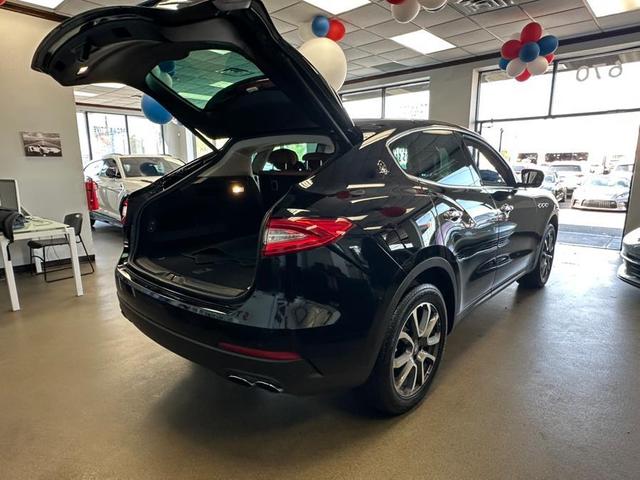 Photo of 2018 Nero Maserati Levante