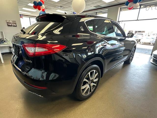 Photo of 2018 Nero Maserati Levante