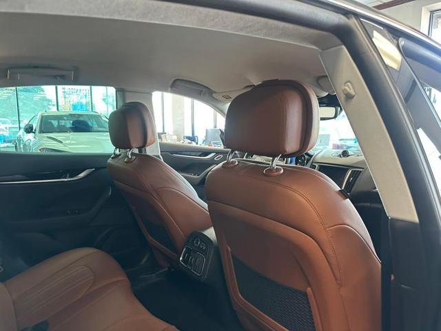 Photo of 2018 Nero Maserati Levante