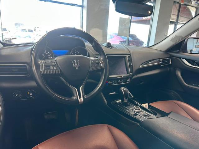 Photo of 2018 Nero Maserati Levante