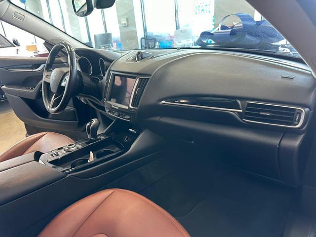 Photo of 2018 Nero Maserati Levante