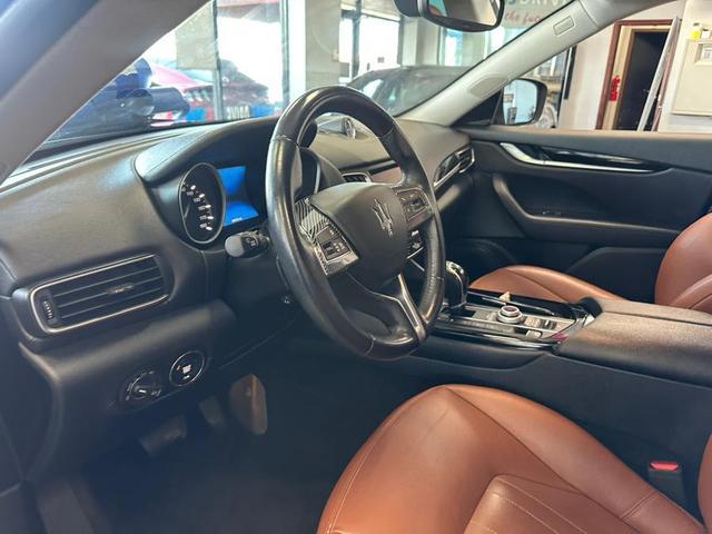 Photo of 2018 Nero Maserati Levante