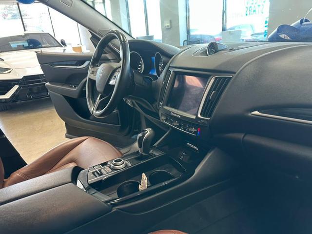 Photo of 2018 Nero Maserati Levante
