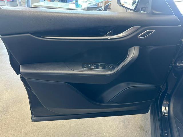Photo of 2018 Nero Maserati Levante
