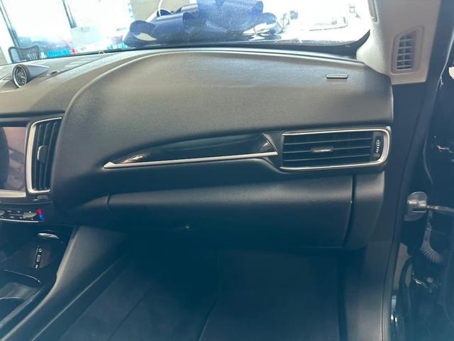 Photo of 2018 Nero Maserati Levante