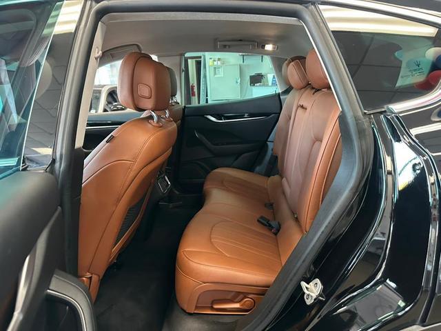 Photo of 2018 Nero Maserati Levante