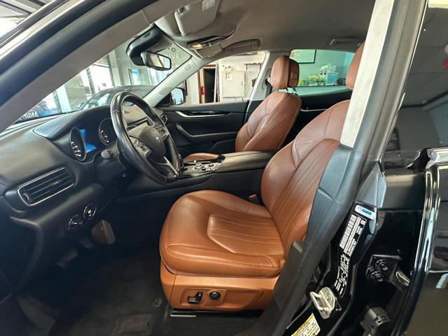 Photo of 2018 Nero Maserati Levante