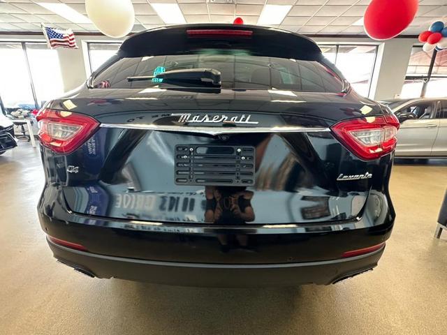 Photo of 2018 Nero Maserati Levante
