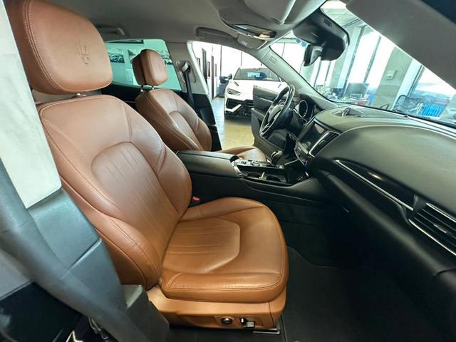 Photo of 2018 Nero Maserati Levante