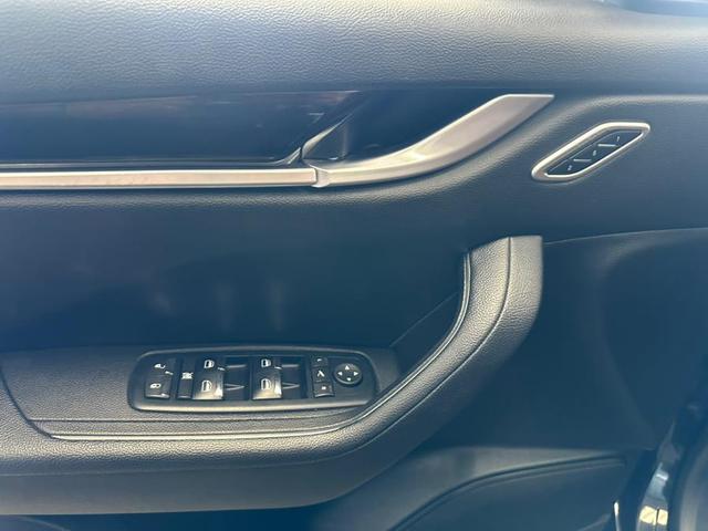 Photo of 2018 Nero Maserati Levante