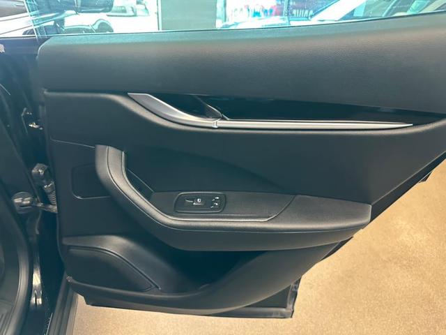 Photo of 2018 Nero Maserati Levante