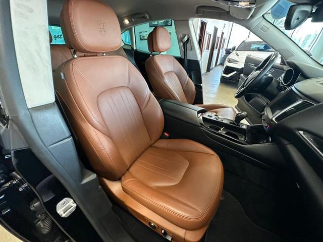 Photo of 2018 Nero Maserati Levante