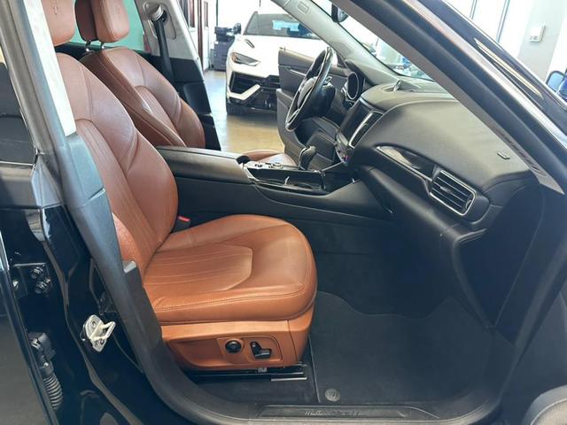 Photo of 2018 Nero Maserati Levante