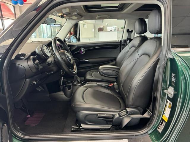 Photo of 2019 British Racing Green Metallic MINI Hardtop