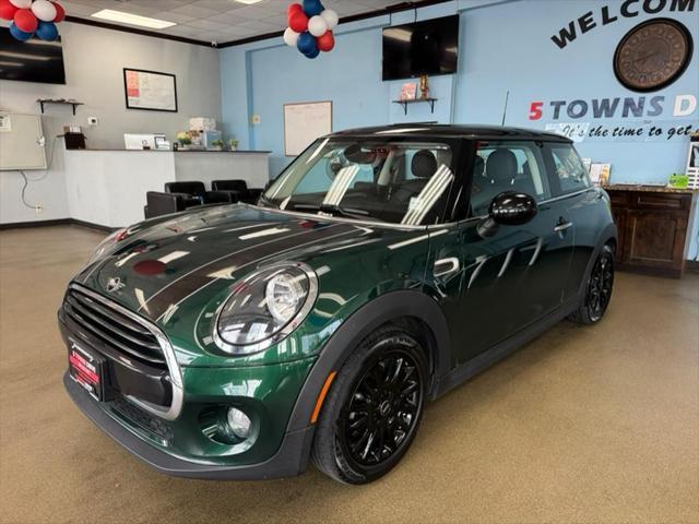 Photo of 2019 British Racing Green Metallic MINI Hardtop