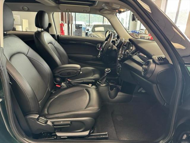 Photo of 2019 British Racing Green Metallic MINI Hardtop