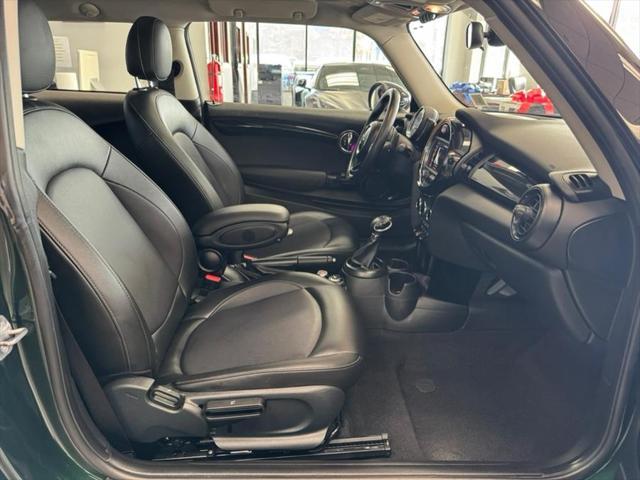 Photo of 2019 British Racing Green Metallic MINI Hardtop