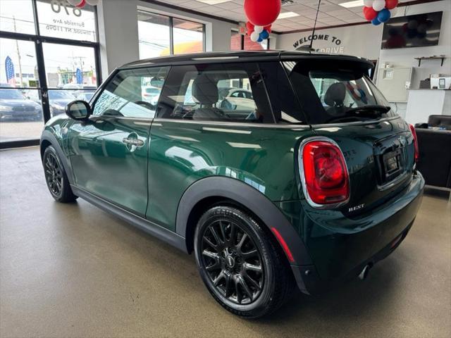 Photo of 2019 British Racing Green Metallic MINI Hardtop