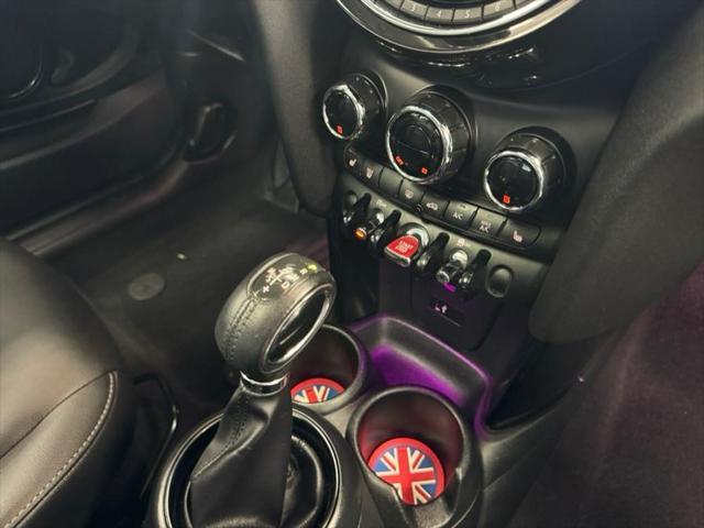 Photo of 2019 British Racing Green Metallic MINI Hardtop