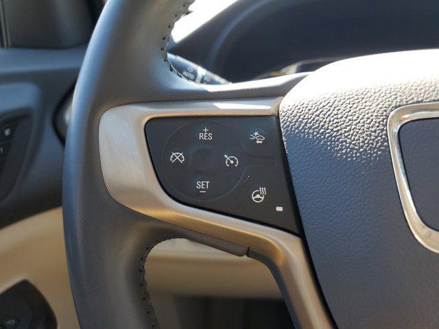 Photo of 2021 White Frost Tricoat GMC Acadia