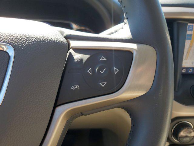 Photo of 2021 White Frost Tricoat GMC Acadia