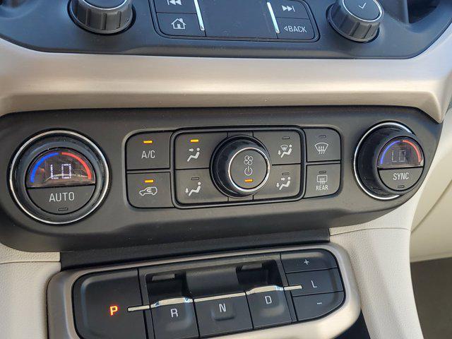 Photo of 2021 White Frost Tricoat GMC Acadia