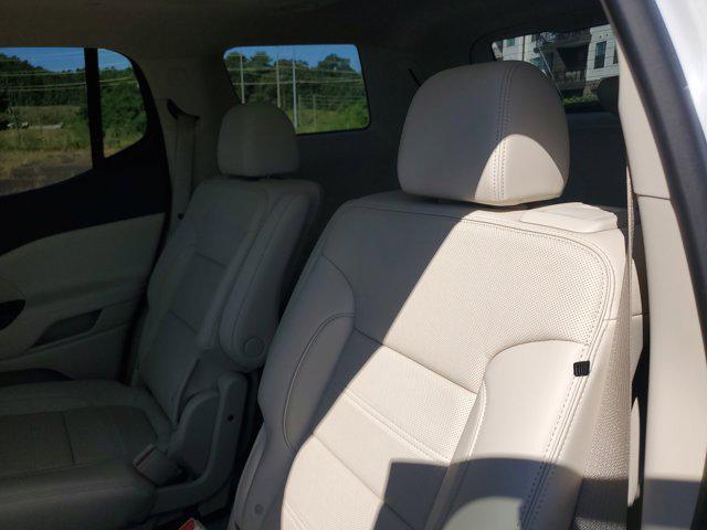 Photo of 2021 White Frost Tricoat GMC Acadia