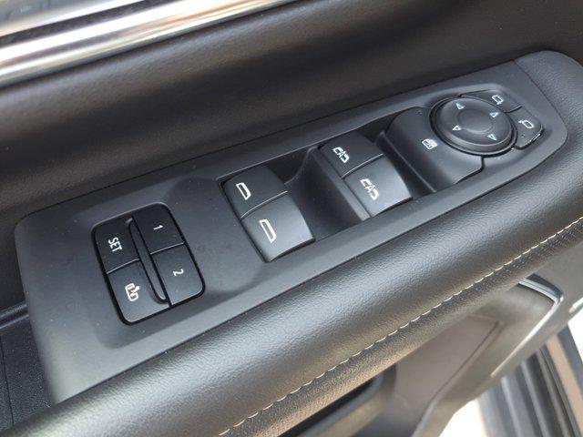 Photo of 2023 Summit White GMC Yukon