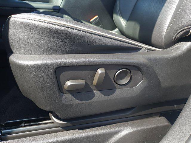 Photo of 2023 Summit White GMC Yukon