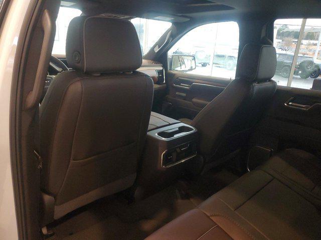 Photo of 2025 White Frost Tricoat GMC Sierra 1500