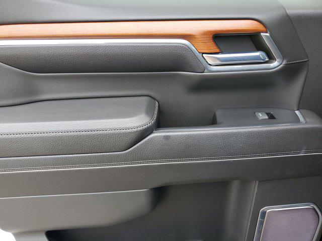 Photo of 2023 Onyx Black GMC Sierra 1500