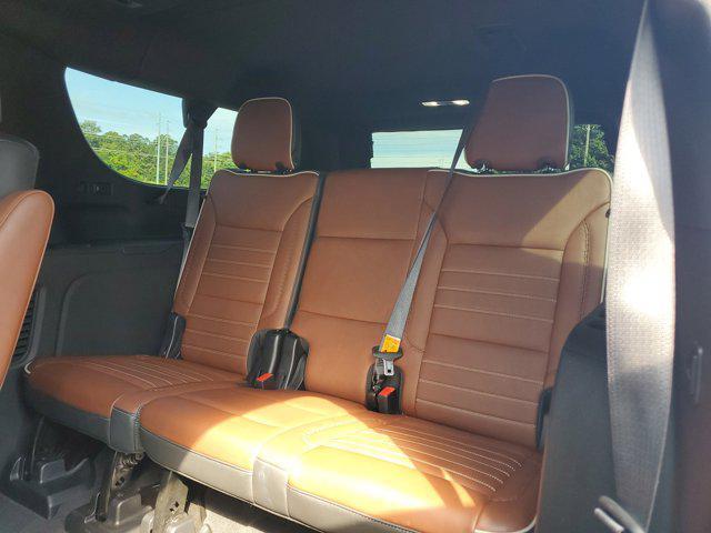 Photo of 2023 White Frost Tricoat GMC Yukon XL