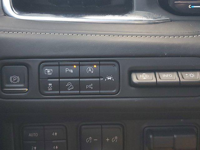 Photo of 2023 White Frost Tricoat GMC Yukon XL
