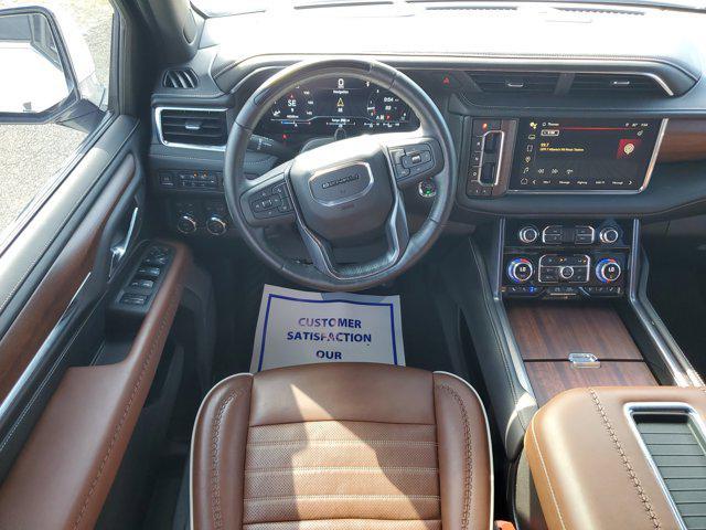 Photo of 2023 White Frost Tricoat GMC Yukon XL