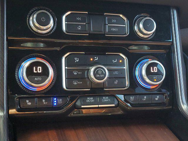 Photo of 2023 White Frost Tricoat GMC Yukon XL