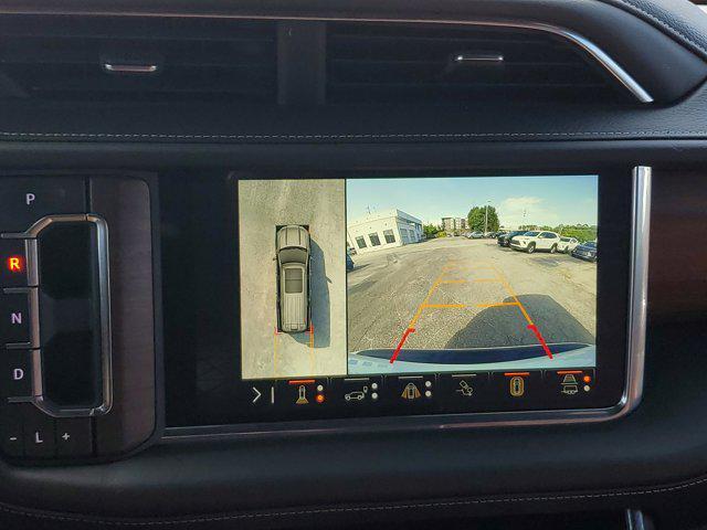 Photo of 2023 White Frost Tricoat GMC Yukon XL