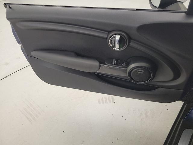 Photo of 2015 Blue MINI Hardtop