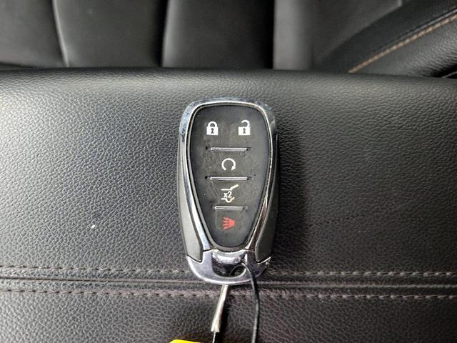 Photo of 2020 Black Chevrolet Equinox