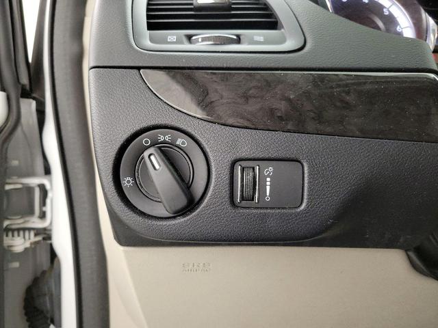 Photo of 2018 White Dodge Grand Caravan