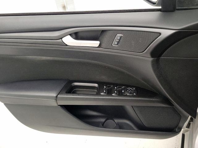 Photo of 2018 Silver Ford Fusion