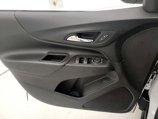 Photo of 2021 White Chevrolet Equinox