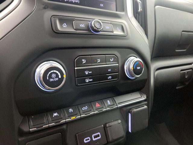 Photo of 2024 White GMC Sierra 1500