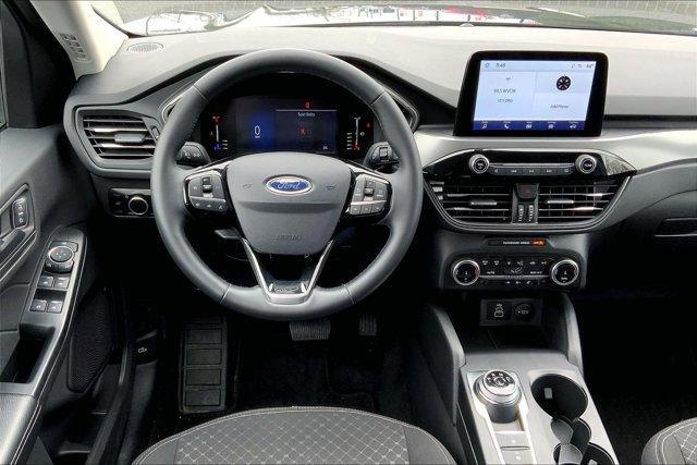 Photo of 2024 Carbonized Gray Metallic Ford Escape