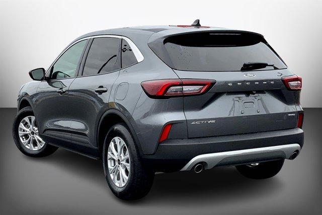 Photo of 2024 Carbonized Gray Metallic Ford Escape