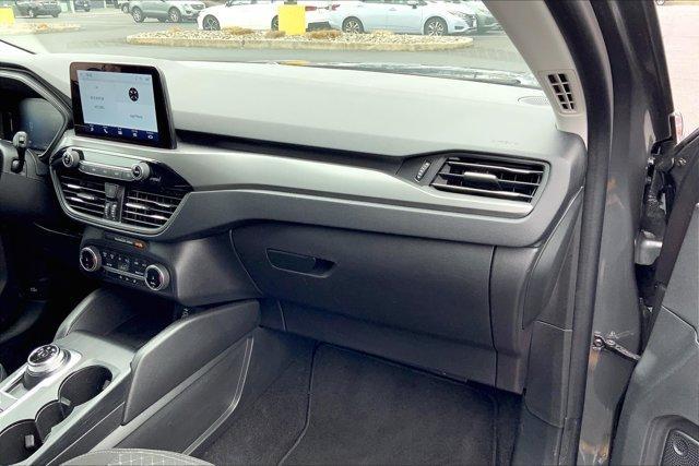 Photo of 2024 Carbonized Gray Metallic Ford Escape