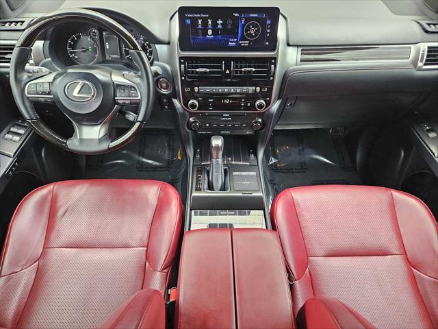 Photo of 2023 Atomic Silver Lexus GX 460