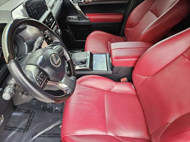 Photo of 2023 Atomic Silver Lexus GX 460