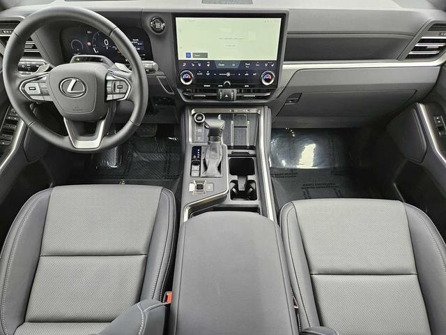 Photo of 2025 Atomic Silver Lexus GX 550