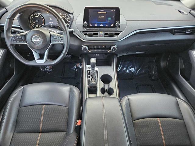 Photo of 2022 Super Black Nissan Altima