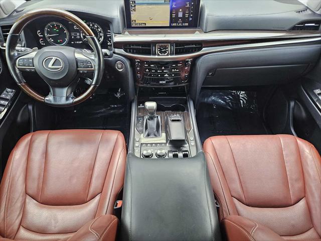 Photo of 2017 Starfire Pearl Lexus LX 570
